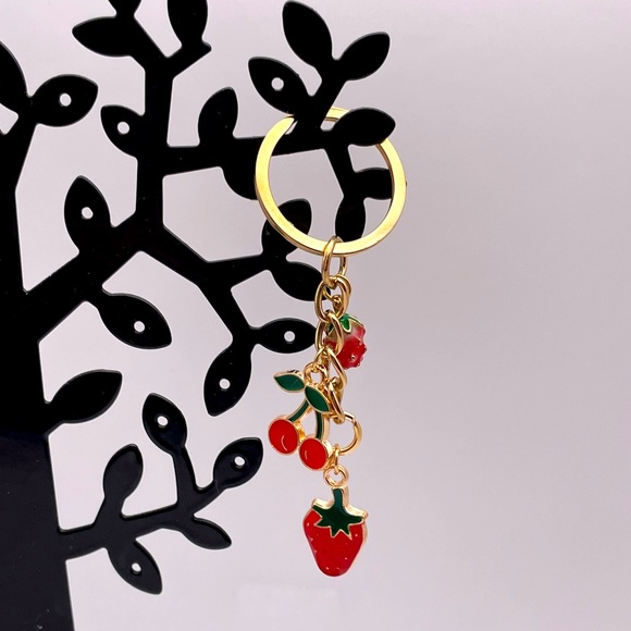 DAINTY RED BERRIES | Bag Charm | Keychain (Brand New!) ✨ - Picture 7 of 12
